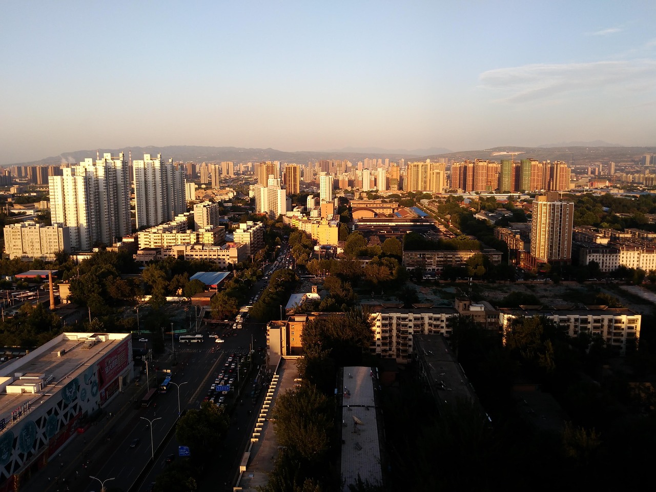 上海三地列为中风险地区-上海市1地调整为中风险地区了吗